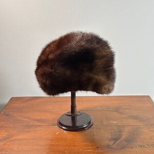 VTG Winter Canadian Natural Brown Fur Hat Unisex Fit Medium Classic Round Shape